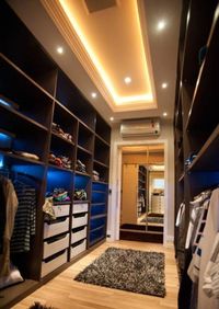 Большая открытая гардеробная комната с комбинированным наполнением Керчь