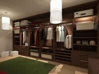 Классическая гардеробная комната из массива с подсветкой Керчь